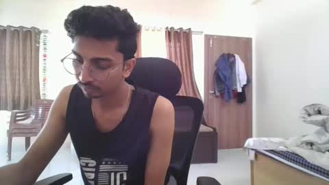 maskboyz2003 online show from February 7, 8:22 am