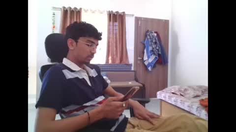 maskboyz2003 online show from March 4, 4:38 am