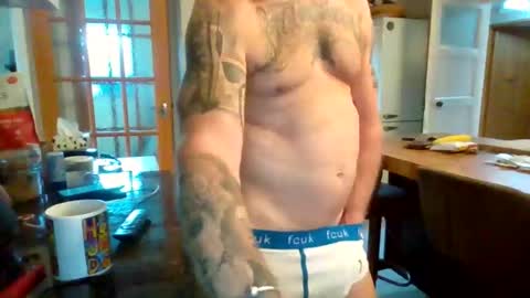 Masked Masturbation Couple online show from September 10, 9:21 am