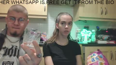 Extreme Couple online show from December 15, 10:26 pm