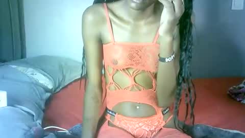 maskgang001 online show from May 1, 5:56 am