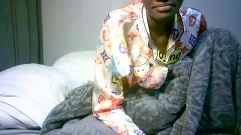 maskgang001 online show from October 12, 5:22 am