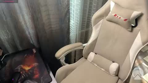 masonsilver_ online show from July 27, 7:17 am