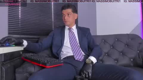 I am Massimo online show from July 23, 1:41 pm