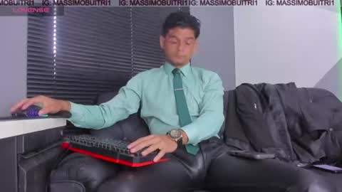 I am Massimo online show from July 27, 1:19 pm