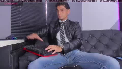 I am Massimo online show from July 29, 12:49 pm