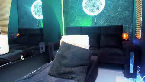 massimowalton2 online show from December 18, 4:20 am