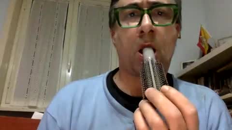 massimoxsempre online show from December 4, 5:32 am