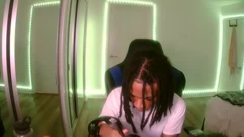 massivemalik online show from March 11, 8:09 pm