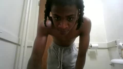 massivemalik online show from December 30, 9:37 am