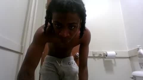 massivemalik online show from December 28, 3:48 pm