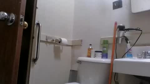 massivemalik online show from November 22, 5:50 am