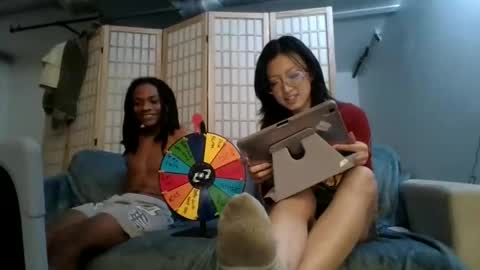 massivemalik online show from December 14, 4:30 am