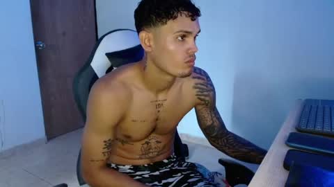 master_black777 online show from April 23, 1:35 pm