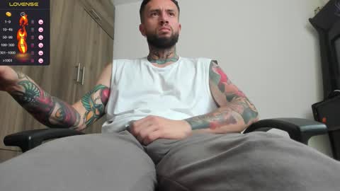 steven  online show from February 4, 10:02 pm