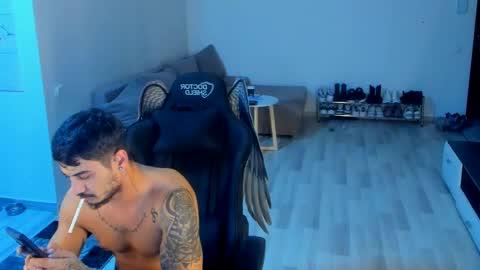 Snapshot of masterchris12 chatting on October 28, 10:00 pm masterchris12 online show from October 28, 10:00 pm