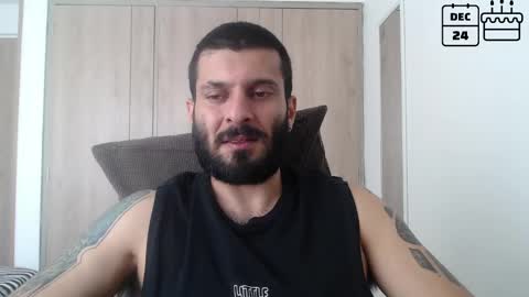 Snapshot of masterofinfatuation chatting on December 16, 3:11 pm   online show from December 16, 3:11 pm