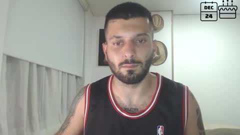 Snapshot of masterofinfatuation chatting on December 23, 12:35 am   online show from December 23, 12:35 am