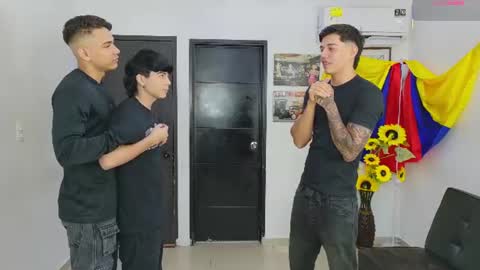 Team Cris Darwin- Fernando- Stiven- David online show from July 19, 11:13 am