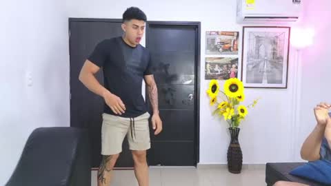 Team Cris Darwin- Fernando- Stiven- David online show from April 20, 6:11 pm
