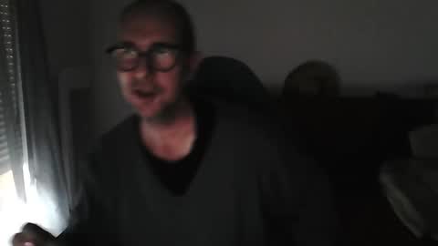 mat11efou online show from December 3, 8:04 am