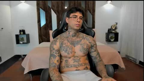 mateo_dilucajs1 online show from October 10, 11:09 pm