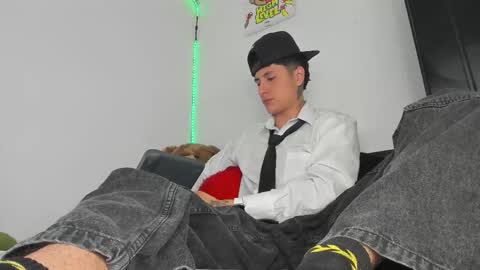 mateo_escobar online show from March 7, 2:22 am