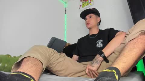 mateo_escobar online show from March 13, 5:00 am