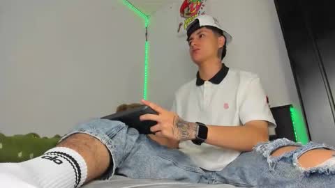 mateo_escobar online show from March 15, 5:12 am