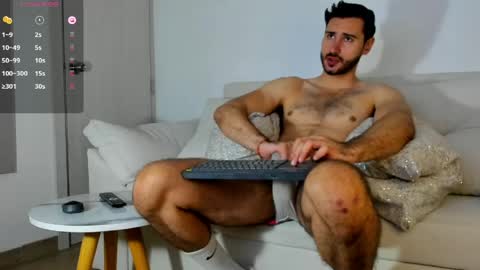 mateoking_ online show from May 28, 4:10 am