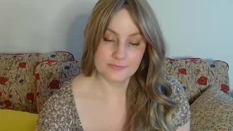 Snapshot of mathilde_solveig chatting on February 17, 3:11 pm mathilde_solveig online show from February 17, 3:11 pm