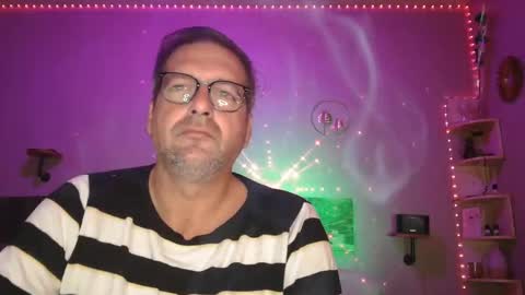 Snapshot of matrike1 chatting on October 31, 7:47 pm matrike1 online show from October 31, 7:47 pm