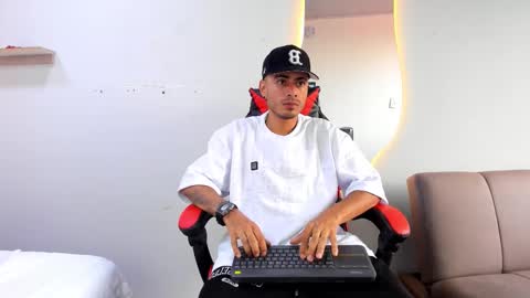 Matthew online show from December 14, 9:43 pm