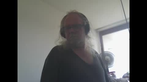 Snapshot of matthy60 chatting on September 15, 12:17 pm Matthias online show from September 15, 12:17 pm