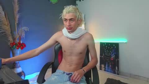 mattias     online show from September 23, 12:15 am