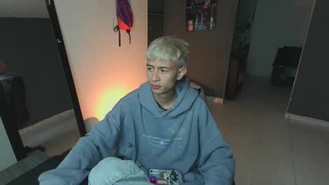 mattias     online show from March 4, 2:17 am