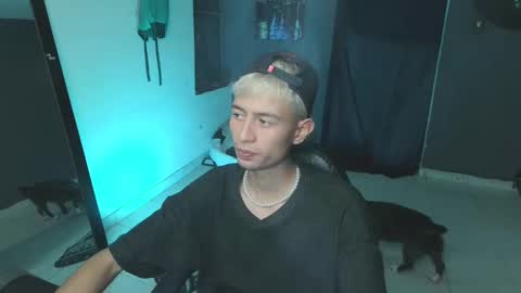 mattias     online show from March 8, 2:34 am