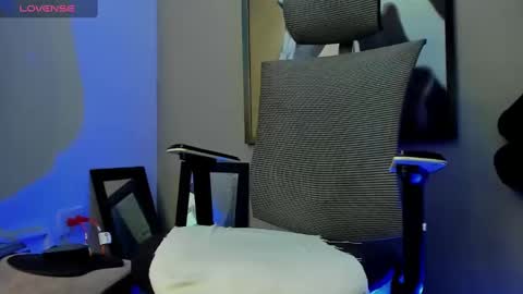 mattiwsmorris_ online show from September 9, 5:13 pm