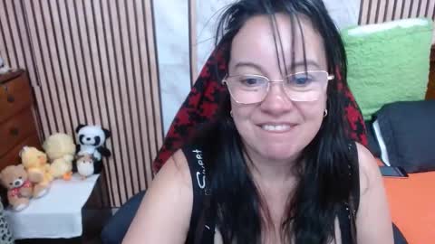 Snapshot of mature_wolf chatting on October 4, 8:50 pm Sonia online show from October 4, 8:50 pm