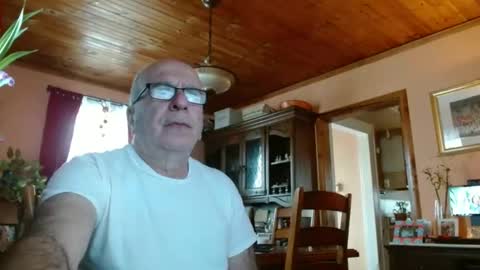 Maurice online show from February 12, 2:32 pm