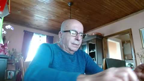 Maurice online show from January 25, 1:52 pm