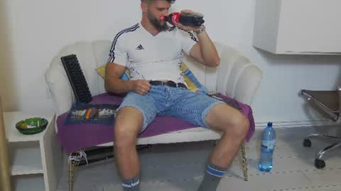 mauro_real_man online show from July 5, 7:10 pm