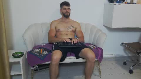 mauro_real_man online show from July 7, 8:02 pm