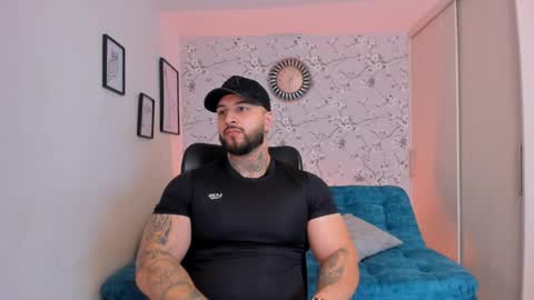 max D. online show from May 12, 10:52 pm