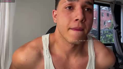 max_valiant1 online show from July 2, 8:47 pm