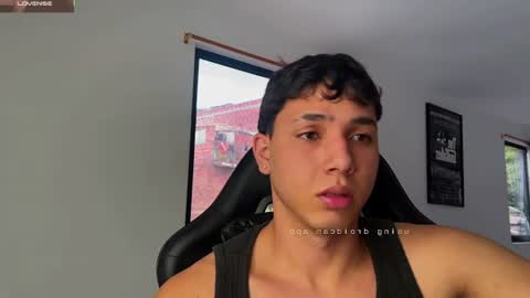 max_valiant1 online show from June 30, 5:12 pm