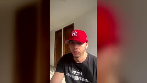 max_valiant1 online show from April 25, 12:51 pm