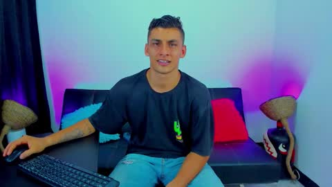 MAX     online show from November 17, 8:17 am