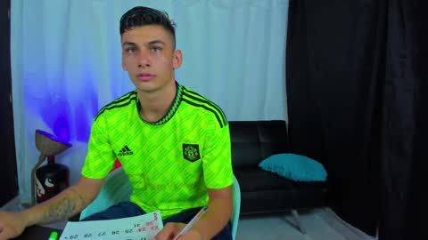 MAX     online show from March 6, 8:09 am