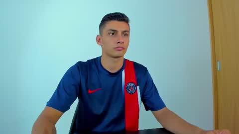 MAX     online show from June 27, 4:24 pm